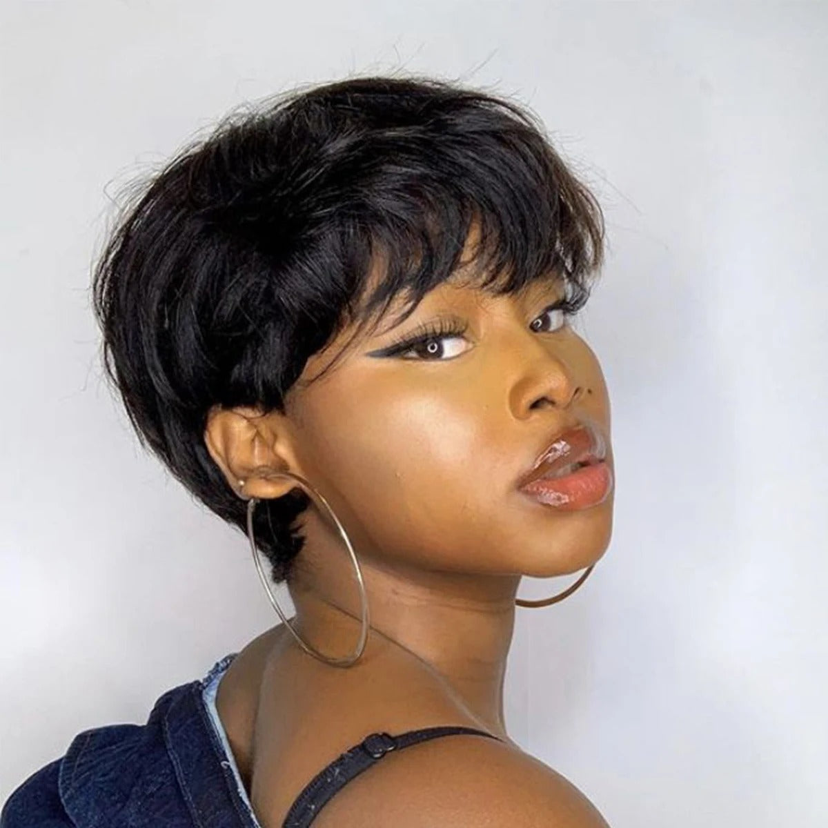Perruque cheveux naturels noir élégante