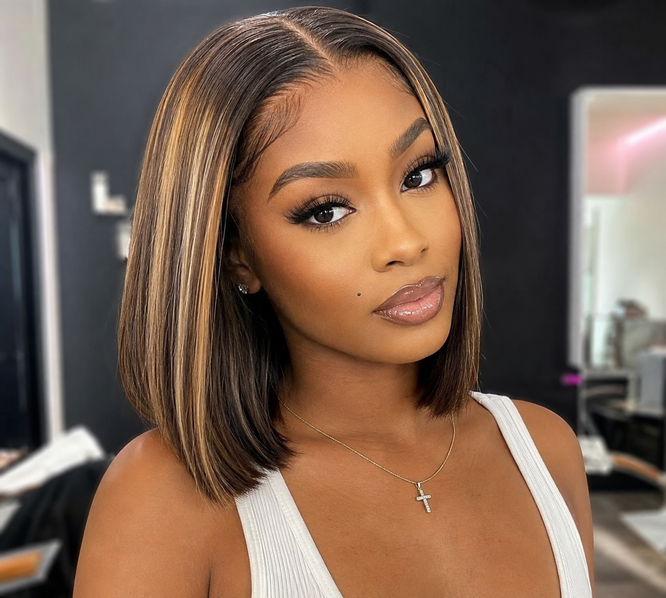 Perruque en cheveux naturel blond miel 